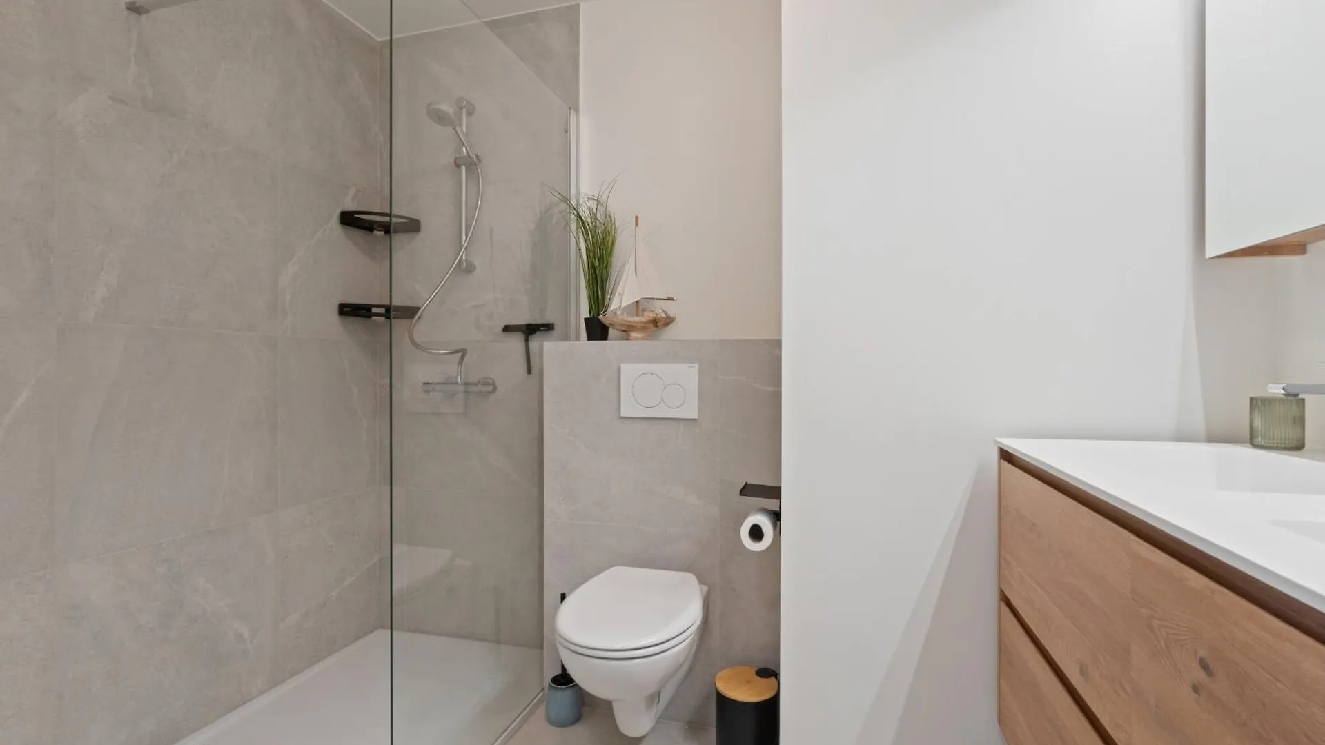 The Amandine View - Prime Location In Ostend 0*,  Belgium